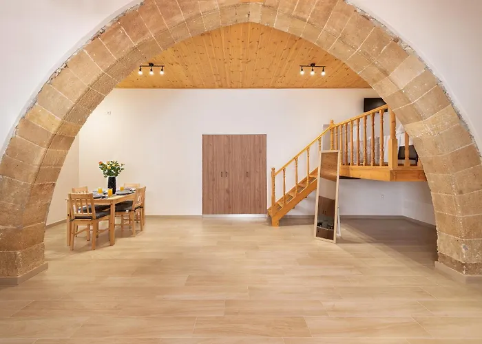 M&K Traditional House